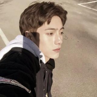 来去都是自由，相逢的人未必再相逢