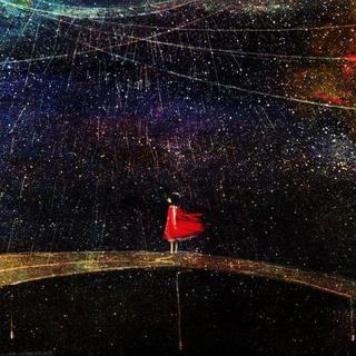 “抬头看着星星在唱歌”