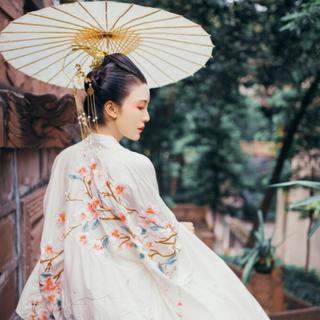释怀| 春落芙蓉雨，藕花香自来。