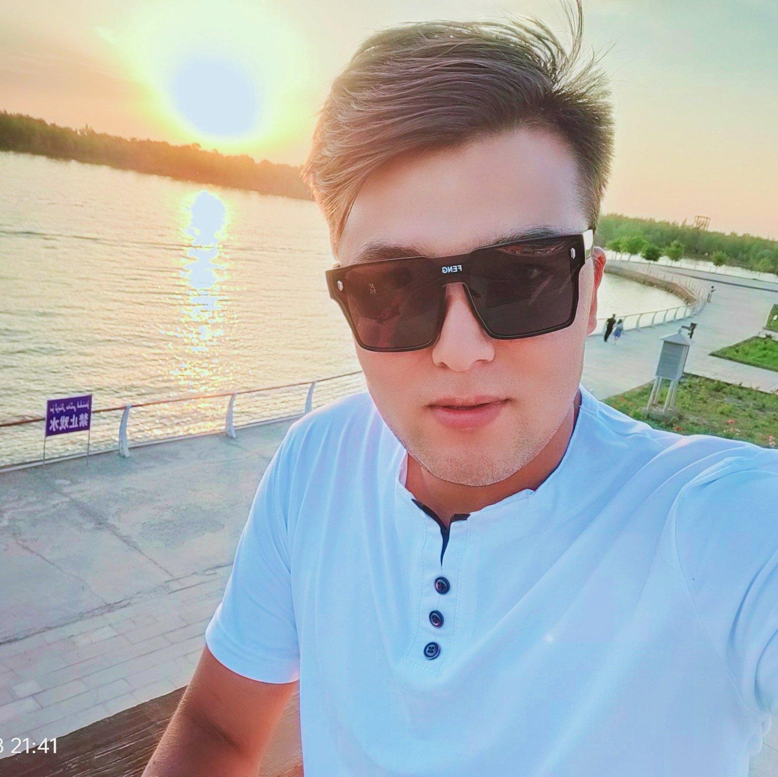 sᴇᴠᴇᴛᴜʀ'ᴍᴀɴ