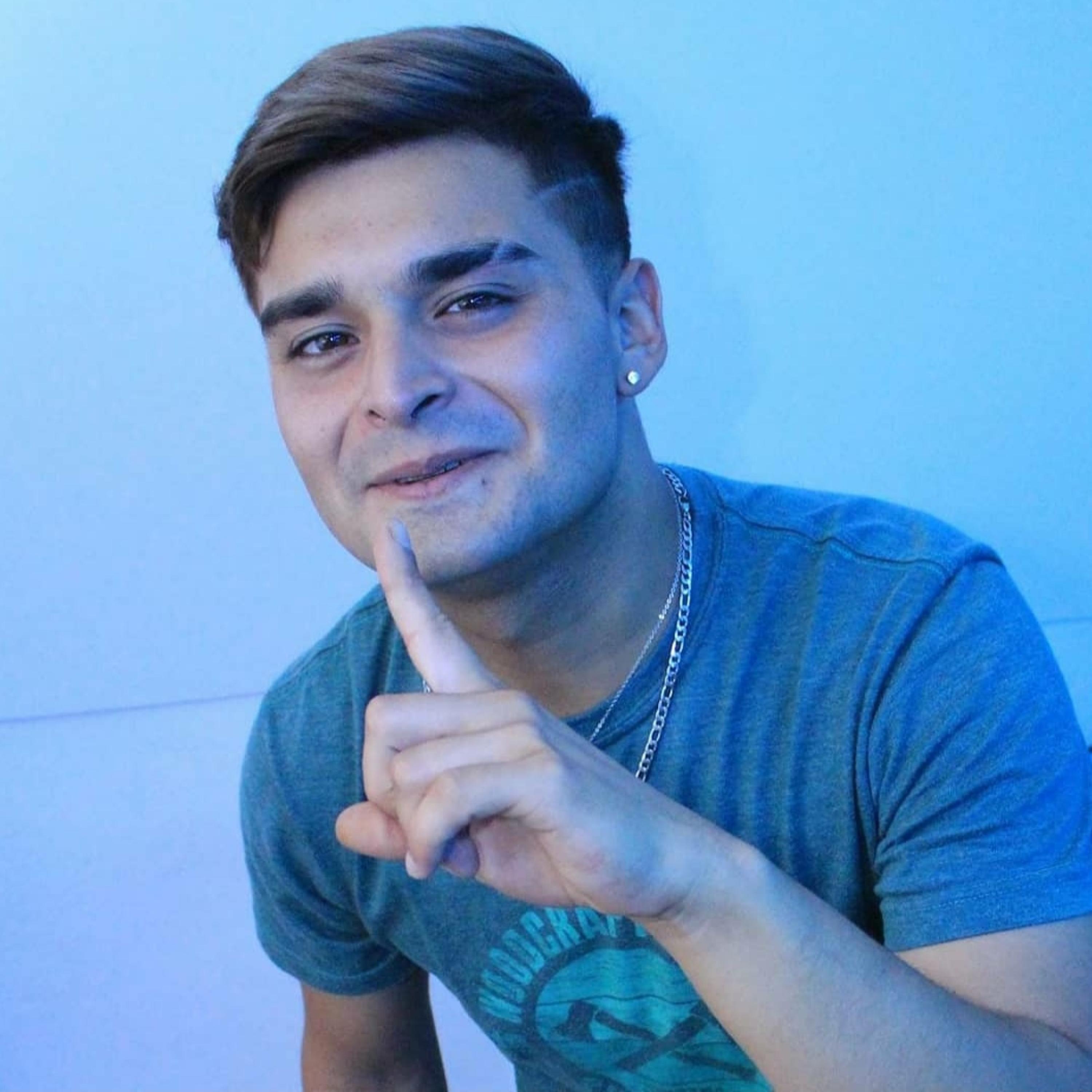 Caramelo (feat. Leonel)