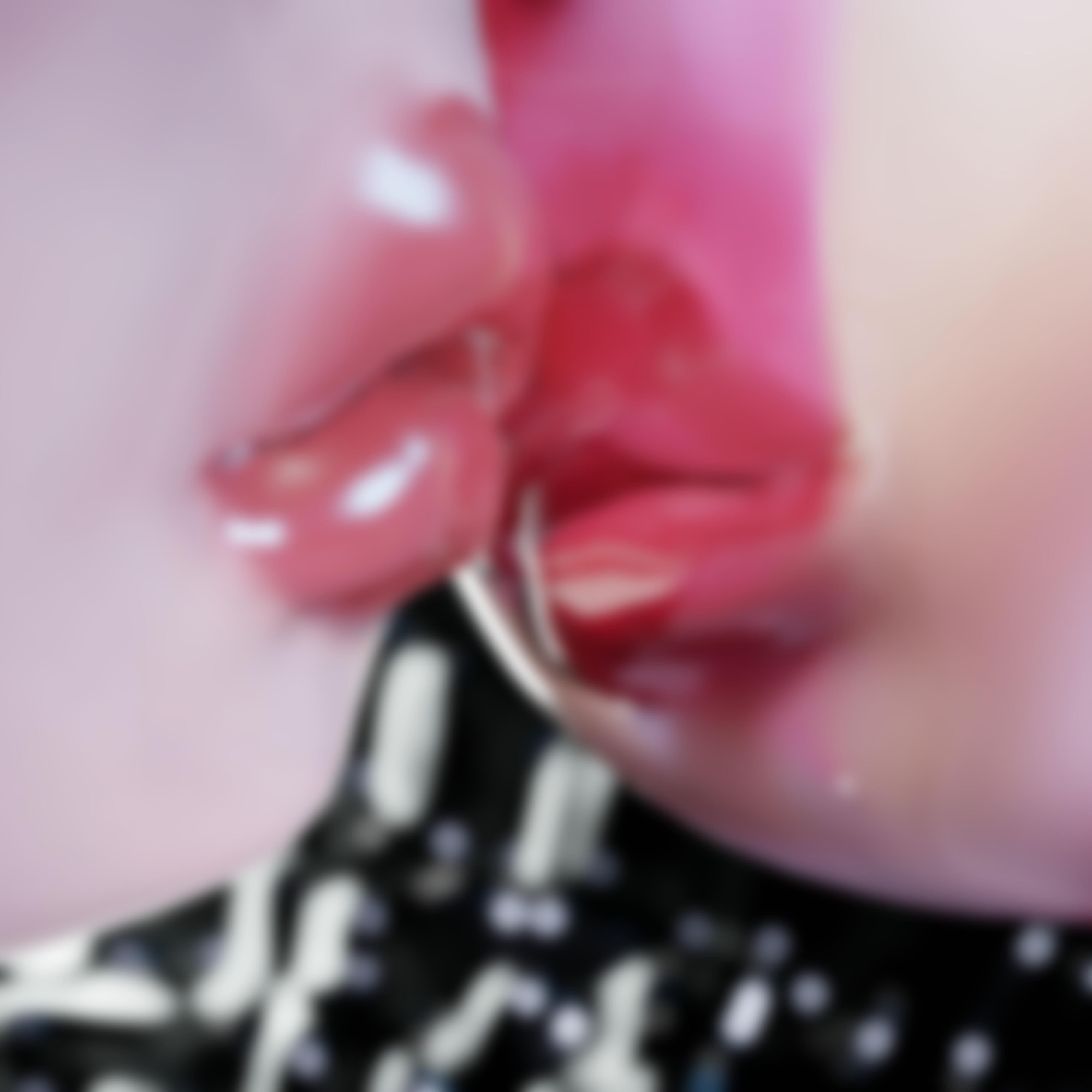 MAKE OUT