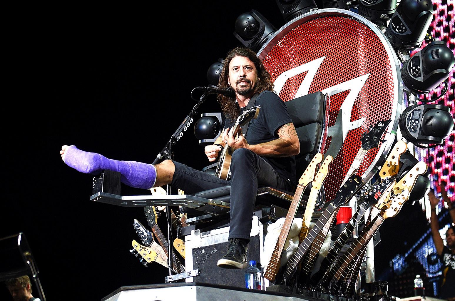 2015年,krist novoselic(前涅盘乐队贝斯手) 与 duff mckagan (枪花