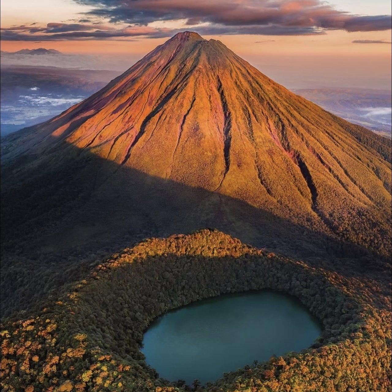 David Lessenger-地球脉动的小曲We Don't Talk Anymore (纯享版) （那束花本是给她 remix）